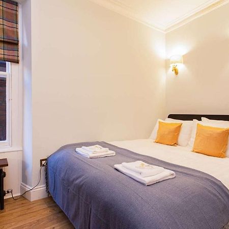 Luxurious, Modern 1BR Apartment near Castle Édimbourg Extérieur photo