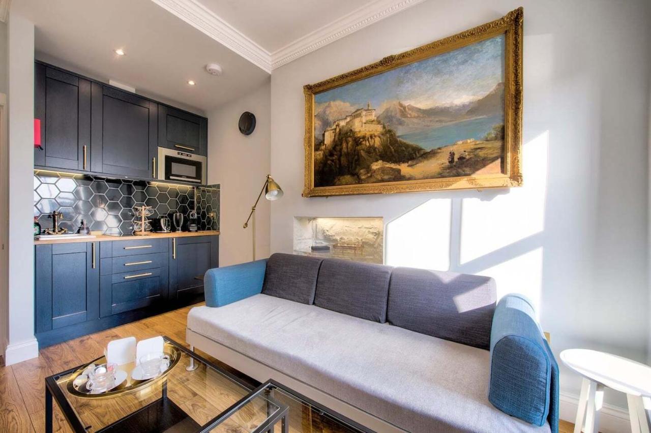 Luxurious, Modern 1BR Apartment near Castle Édimbourg Extérieur photo