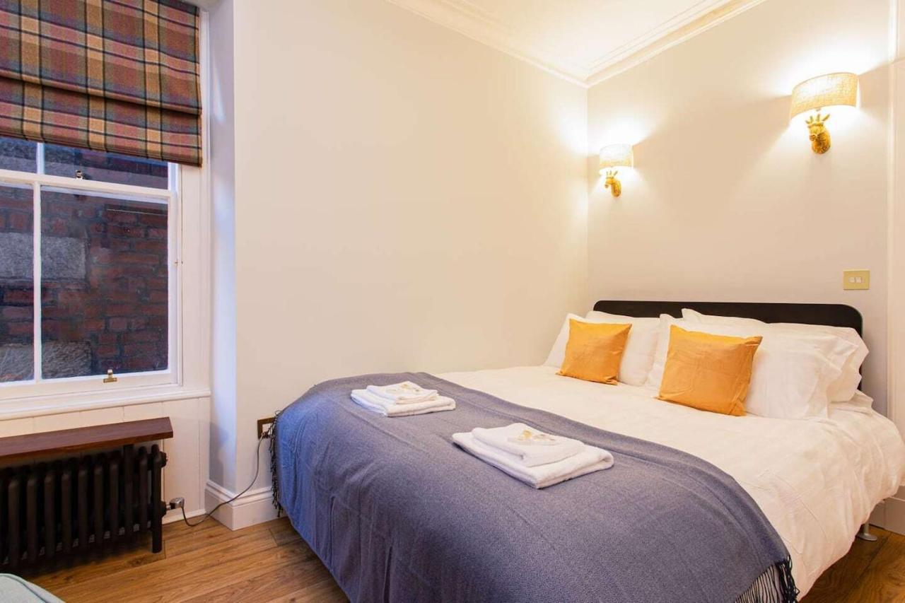 Luxurious, Modern 1BR Apartment near Castle Édimbourg Extérieur photo