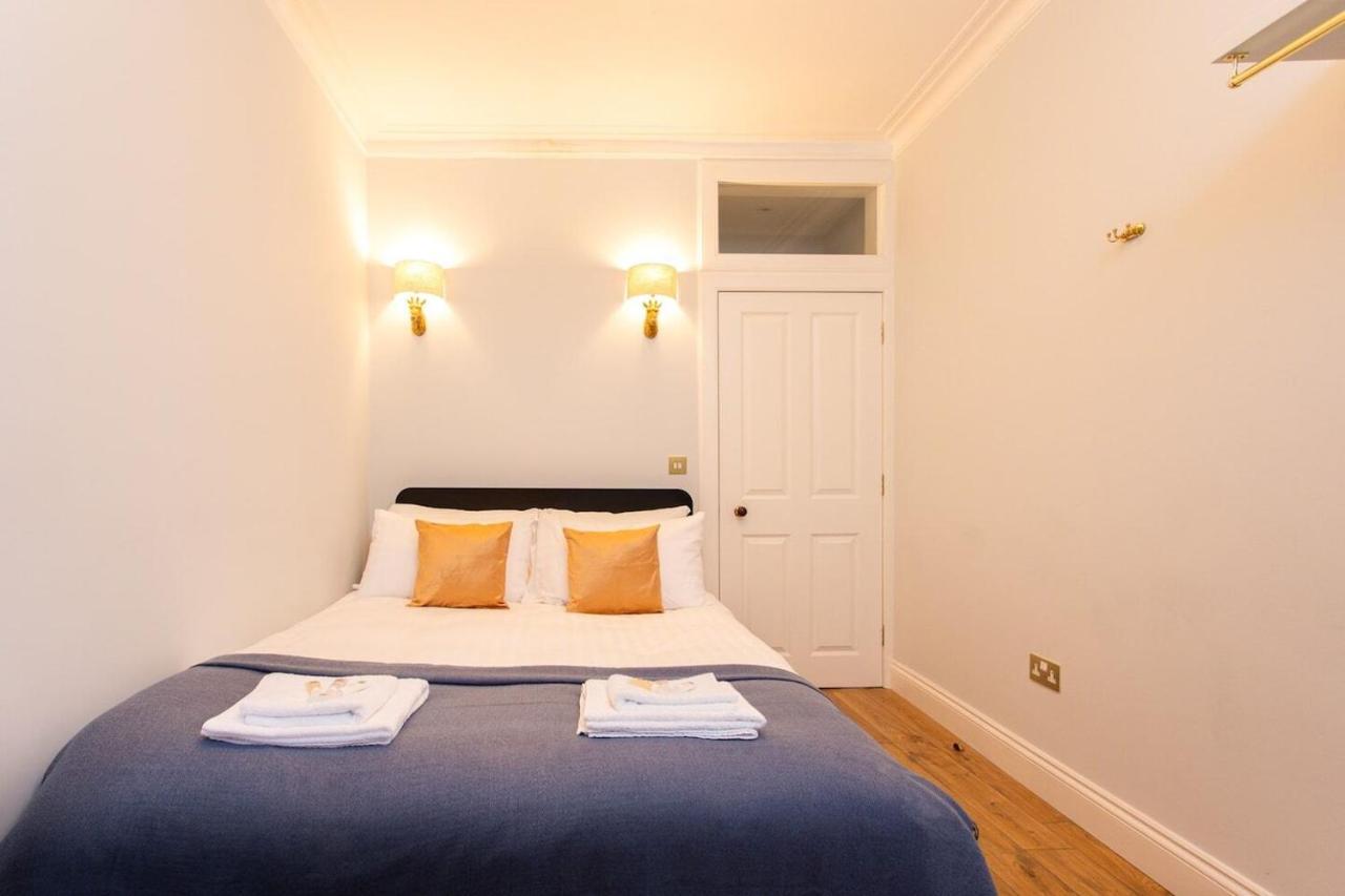 Luxurious, Modern 1BR Apartment near Castle Édimbourg Extérieur photo