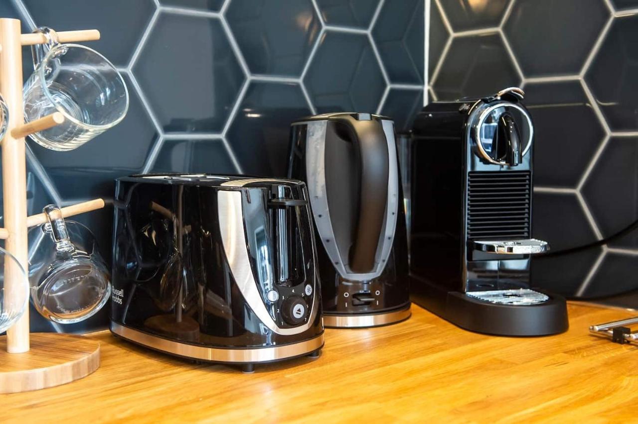 Luxurious, Modern 1BR Apartment near Castle Édimbourg Extérieur photo